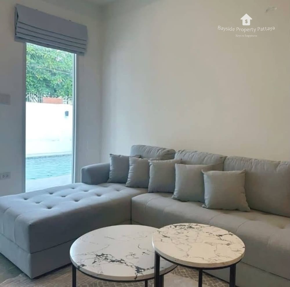 Spacious 4-Bedroom House for Sale in Jomtien, Pattaya with Air Conditioning 6
