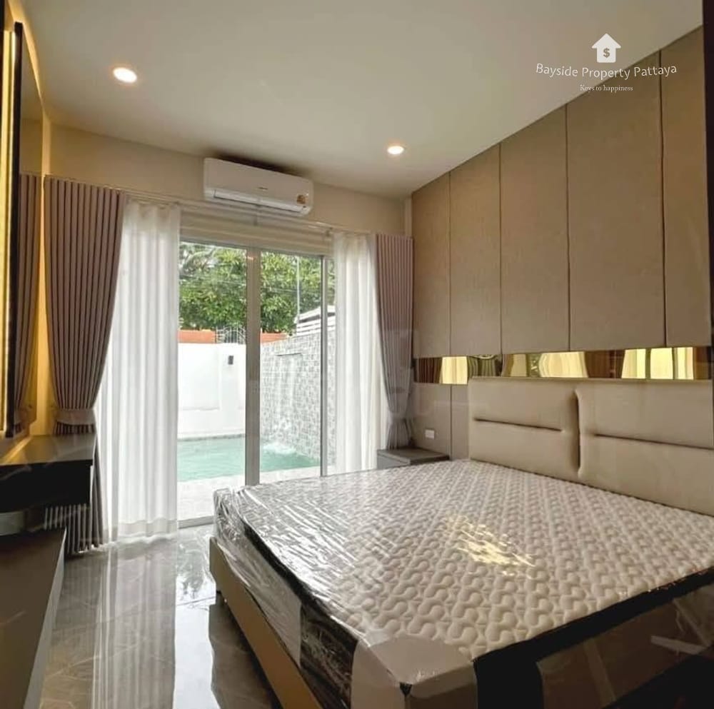 Spacious 4-Bedroom House for Sale in Jomtien, Pattaya with Air Conditioning 8
