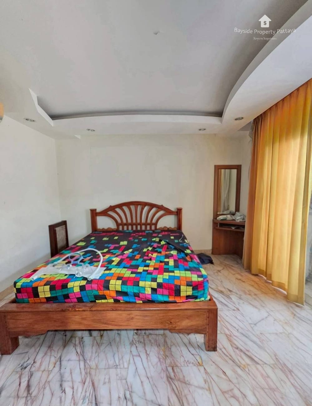 Spacious 3-Bedroom House with Parking in East Pattaya for Sale 7