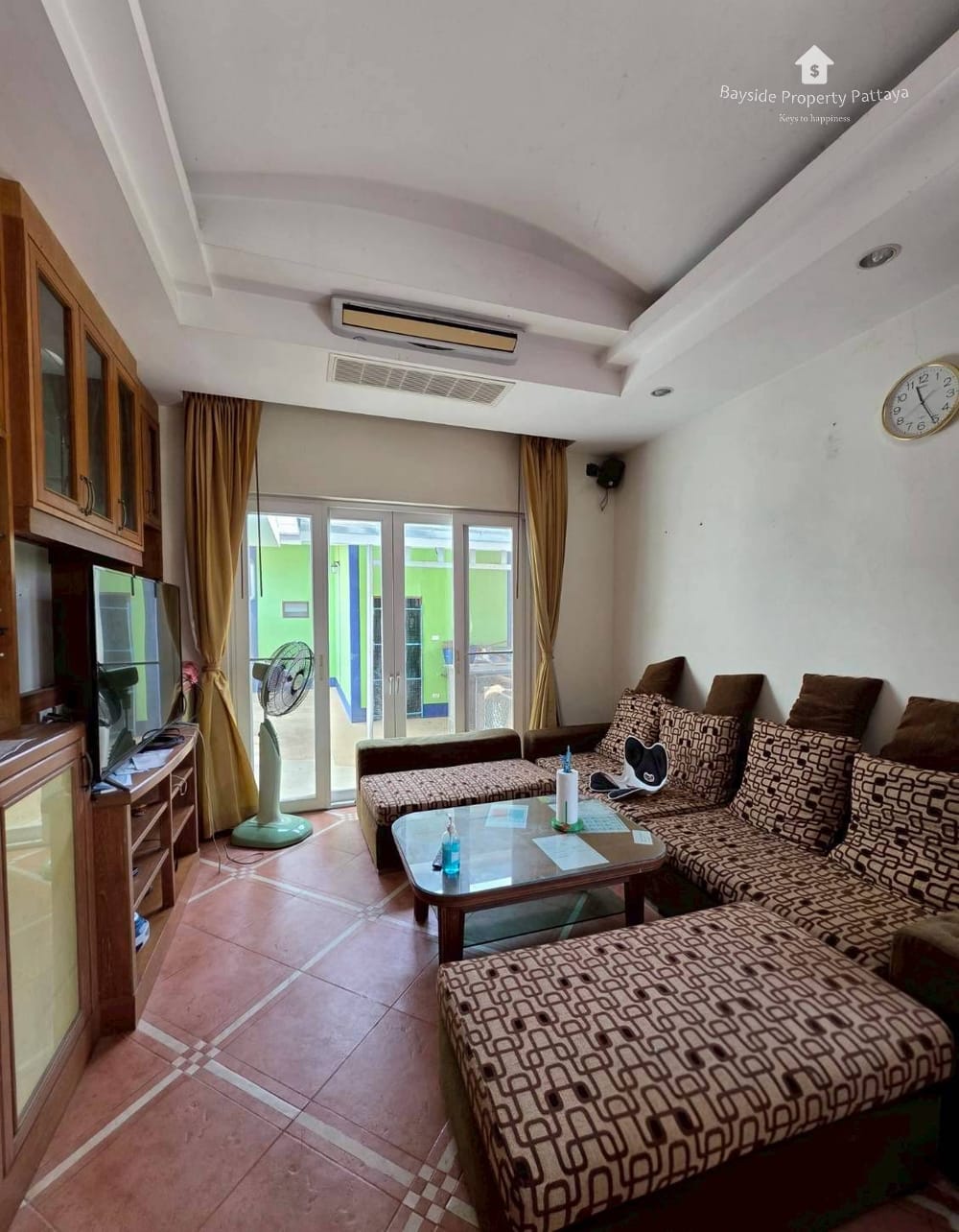 Spacious 3-Bedroom House with Parking in East Pattaya for Sale 2