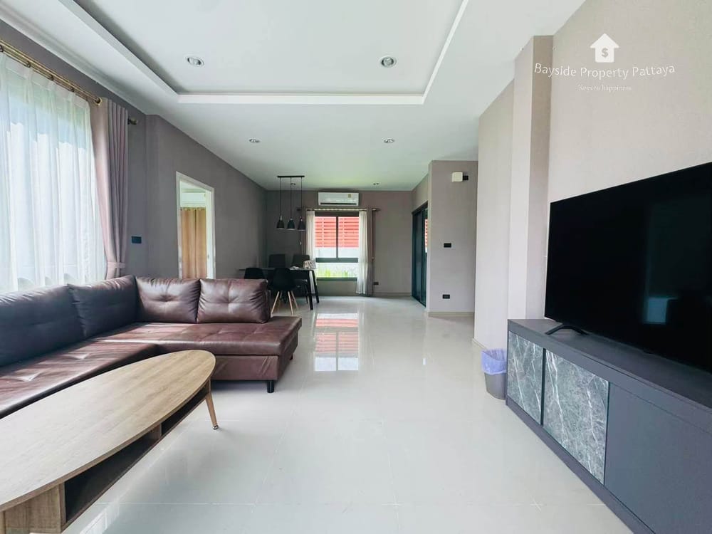 Spacious 4-Bedroom Detached House for Sale in Nong Pla Lai, Pattaya with Air Conditioning 7