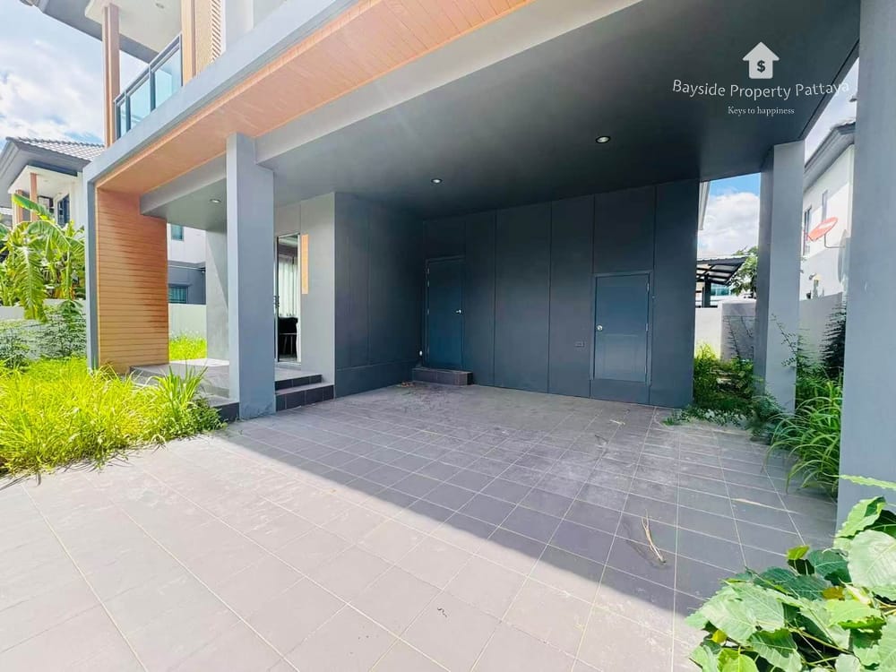 Spacious 4-Bedroom Detached House for Sale in Nong Pla Lai, Pattaya with Air Conditioning 15