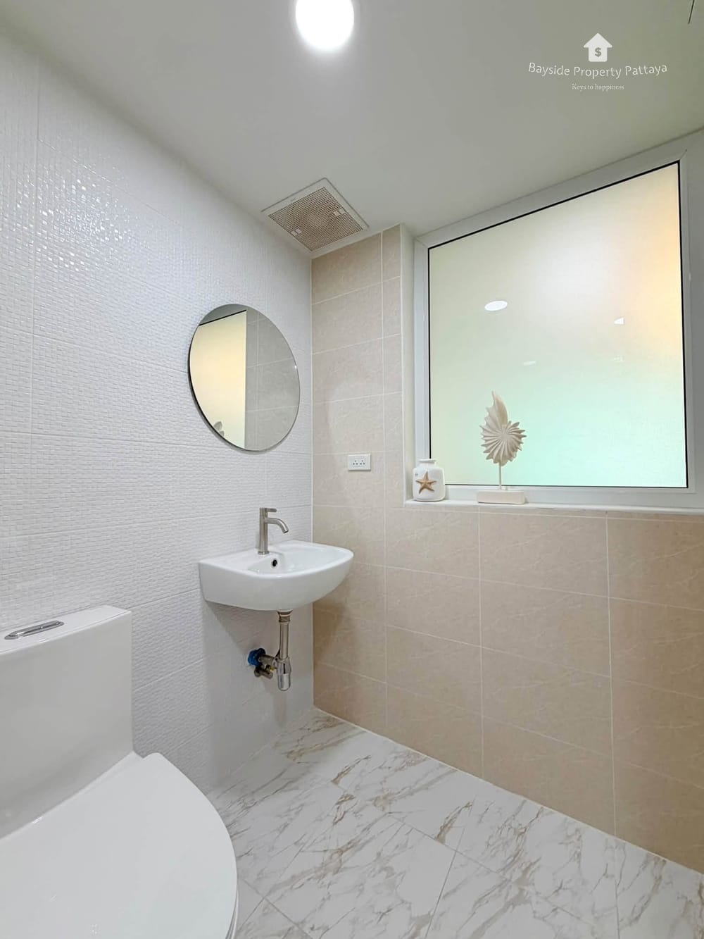1-Bedroom Condo for Sale in Pattaya Plaza Condotel, East Pattaya with City View 17