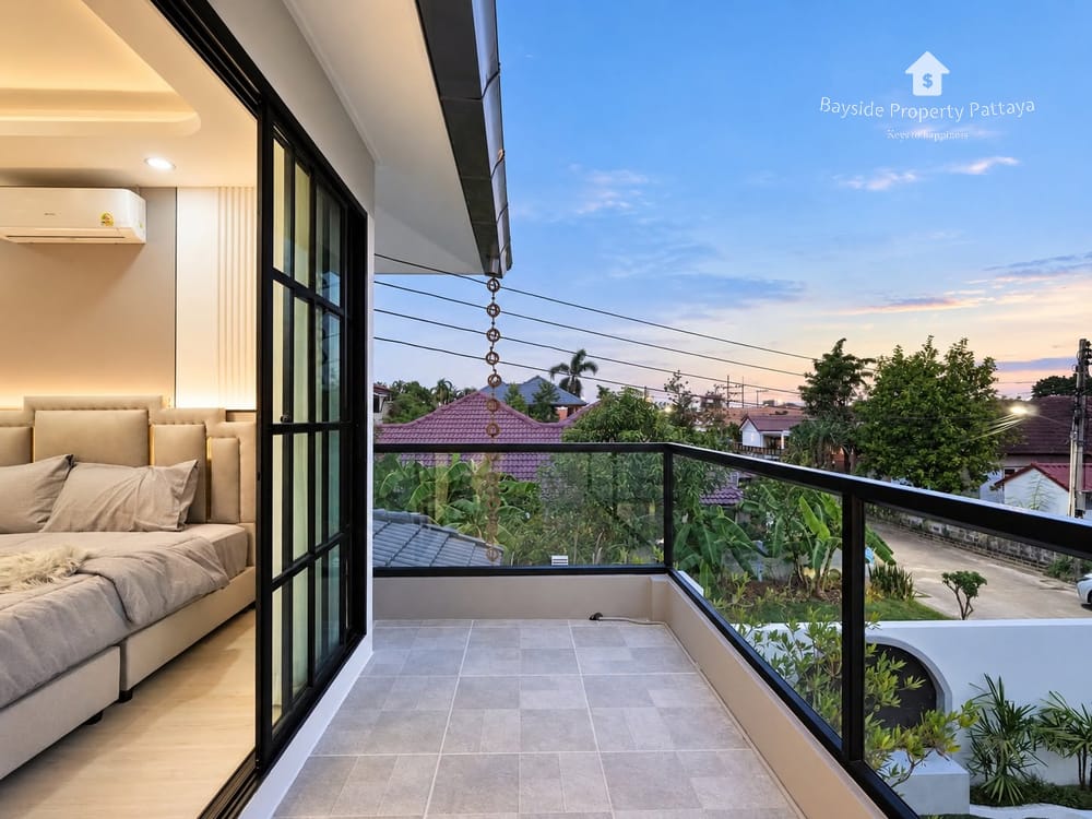 Spacious 4-Bedroom Detached House for Sale in East Pattaya with Air Conditioning 6