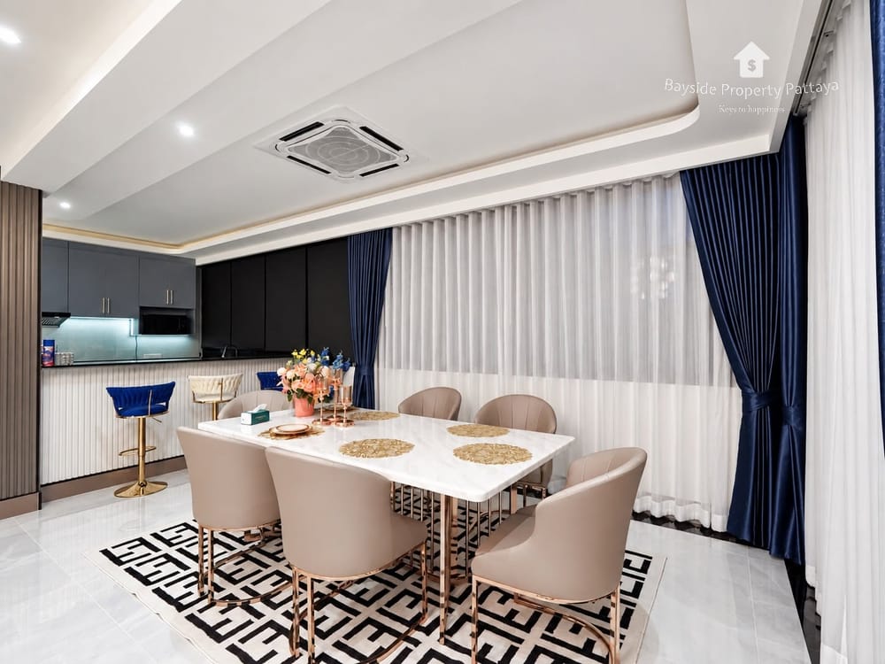 Spacious 4-Bedroom Detached House for Sale in East Pattaya with Air Conditioning 13