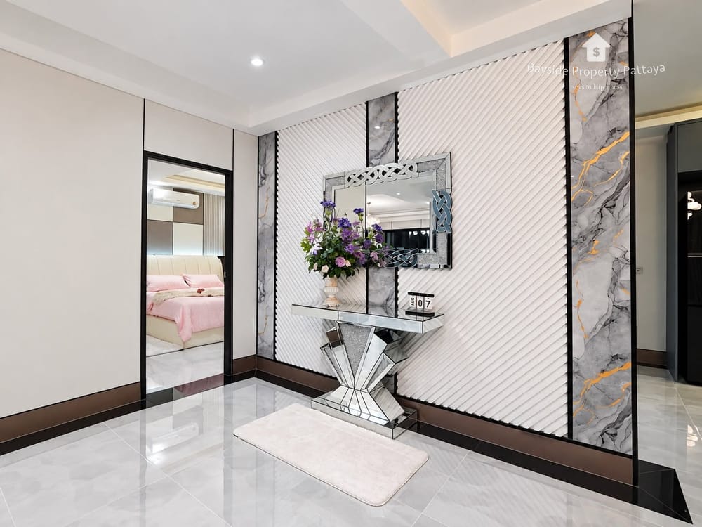 Spacious 4-Bedroom Detached House for Sale in East Pattaya with Air Conditioning 16
