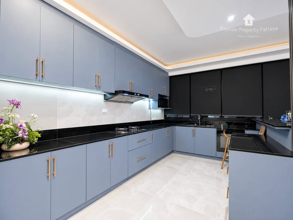 Spacious 4-Bedroom Detached House for Sale in East Pattaya with Air Conditioning 20