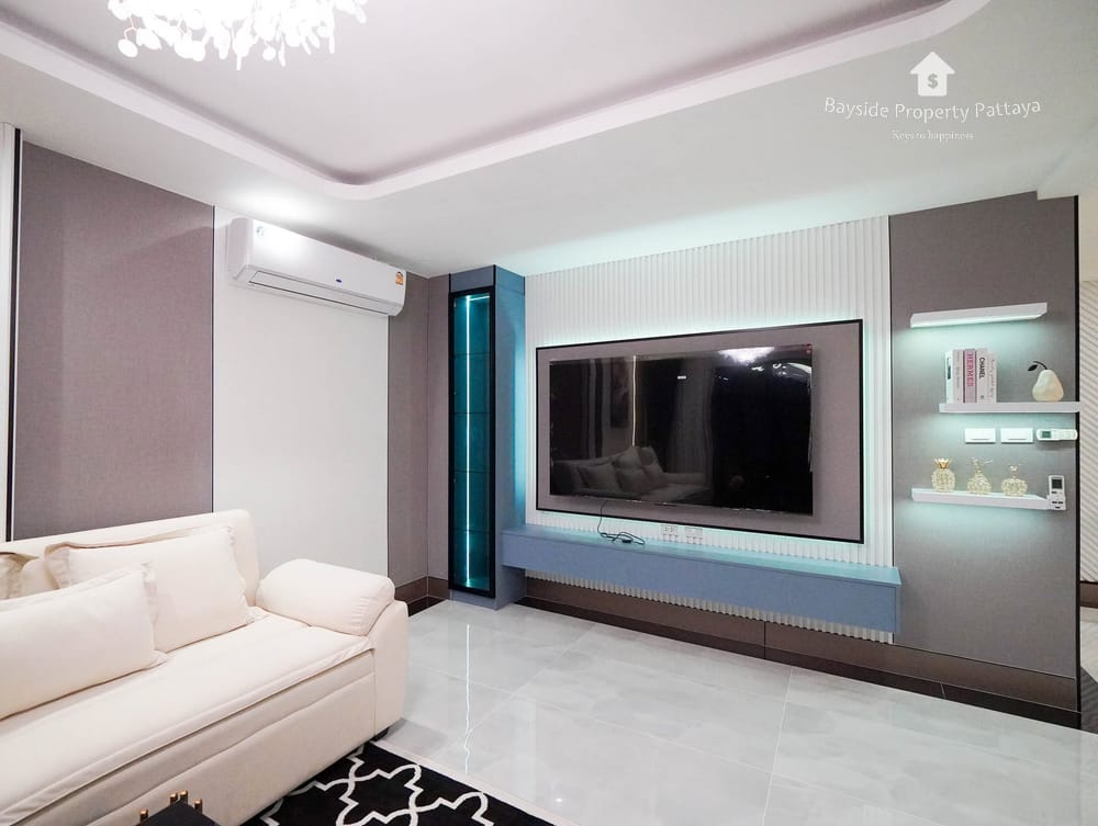 Spacious 4-Bedroom Detached House for Sale in East Pattaya with Air Conditioning 24