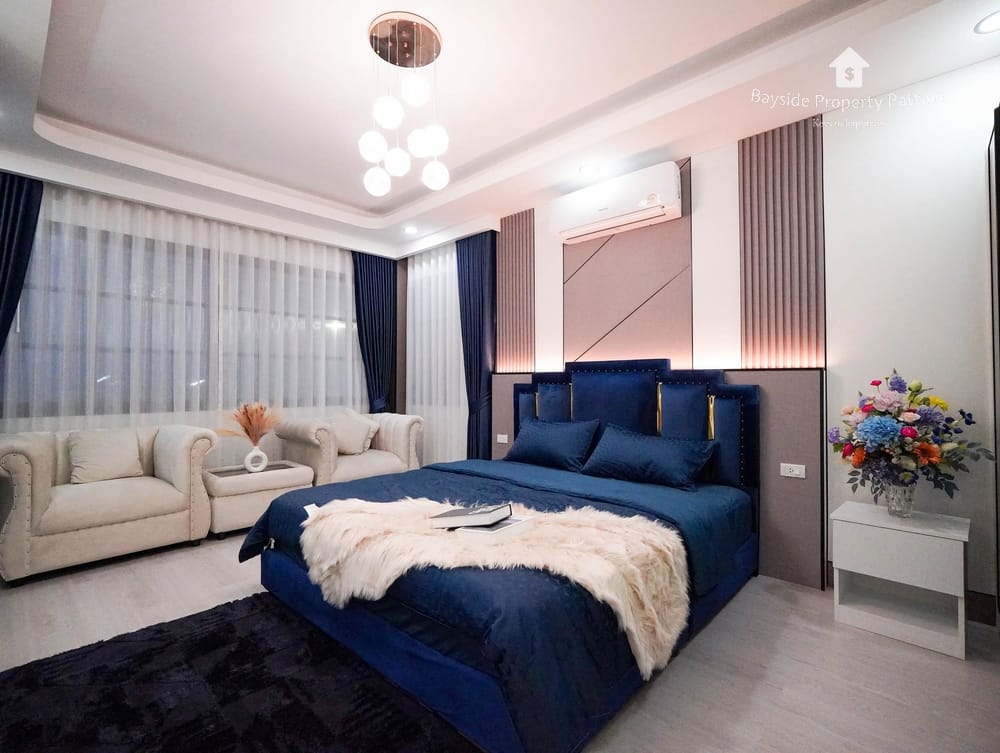 Spacious 4-Bedroom Detached House for Sale in East Pattaya with Air Conditioning 28