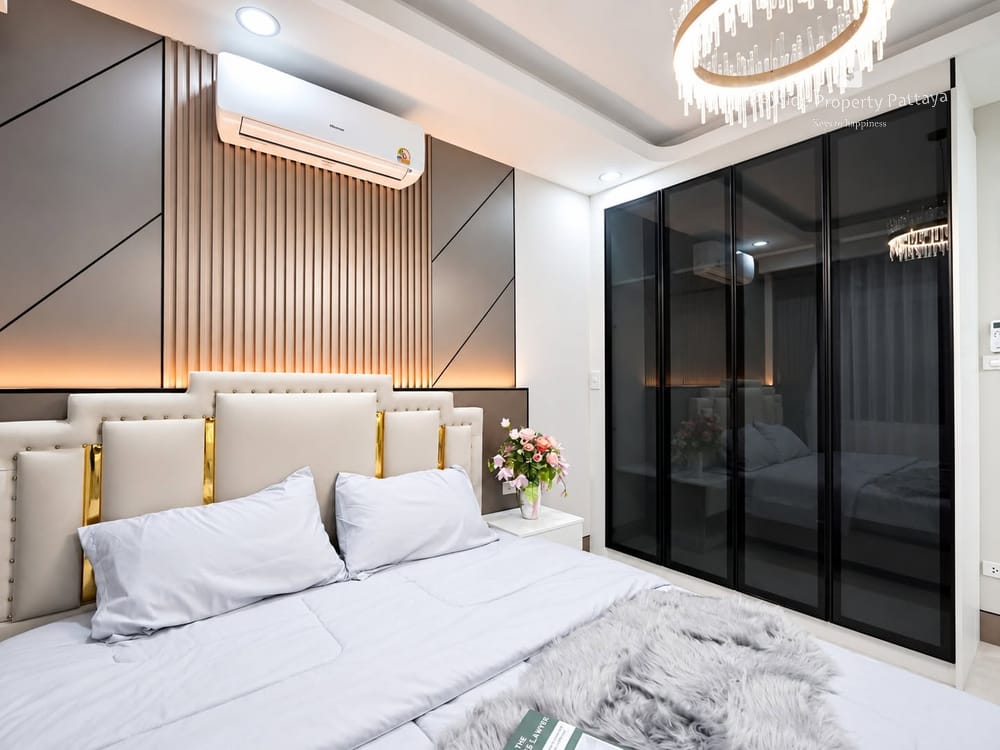Spacious 4-Bedroom Detached House for Sale in East Pattaya with Air Conditioning 33