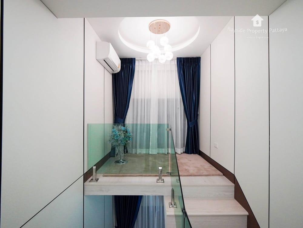 Spacious 4-Bedroom Detached House for Sale in East Pattaya with Air Conditioning 38