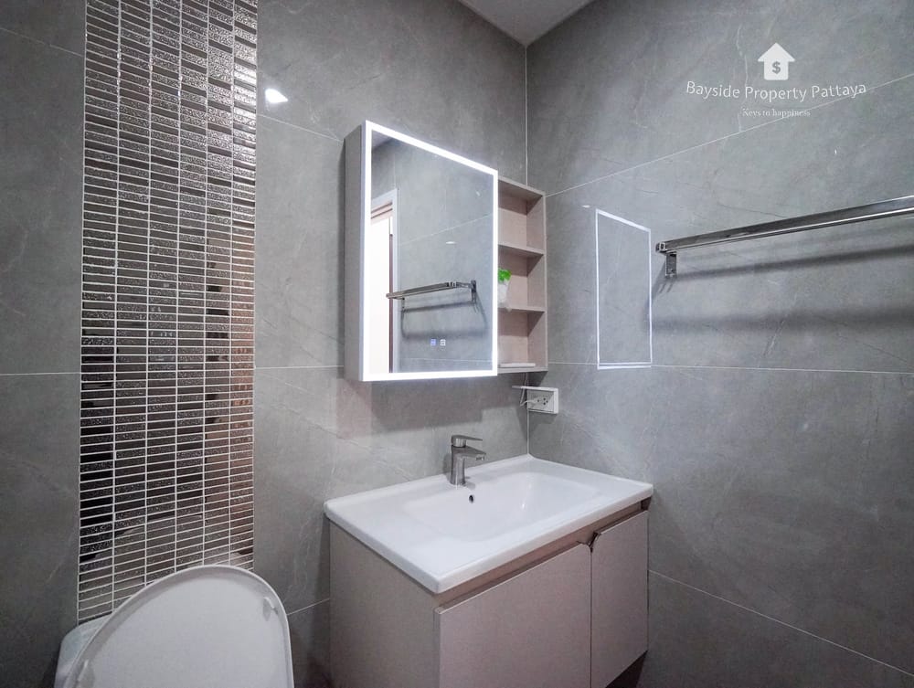 Spacious 4-Bedroom Detached House for Sale in East Pattaya with Air Conditioning 47
