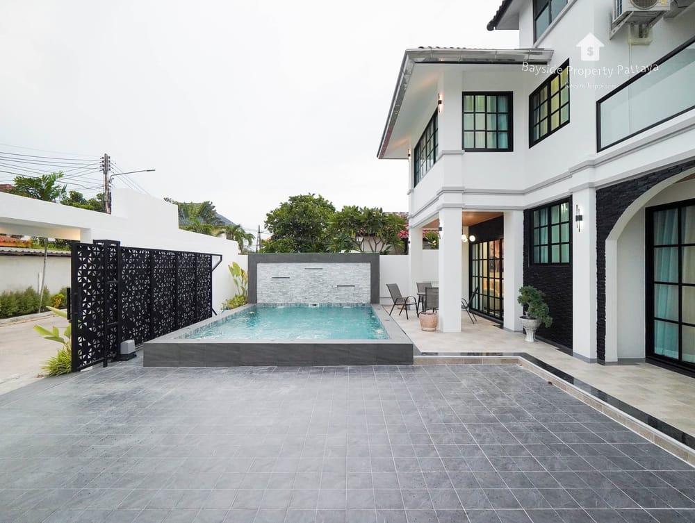Spacious 4-Bedroom Detached House for Sale in East Pattaya with Air Conditioning 48