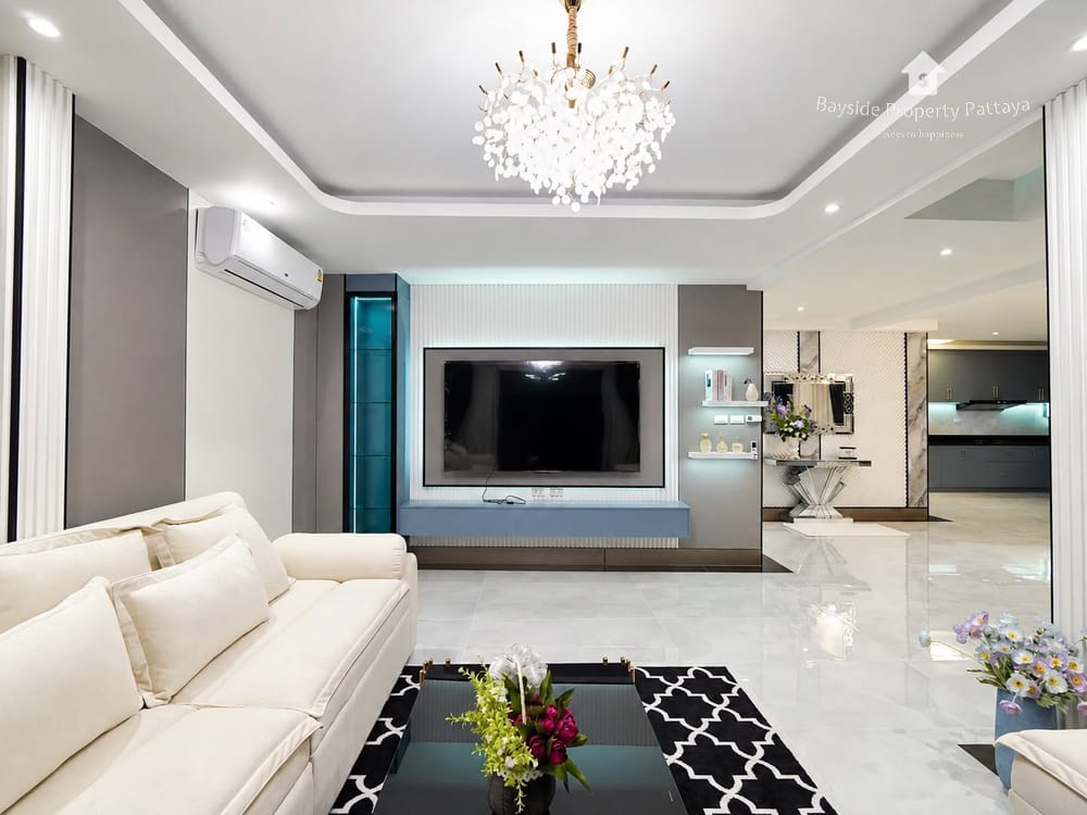 Spacious 4-Bedroom Detached House for Sale in East Pattaya with Air Conditioning 51