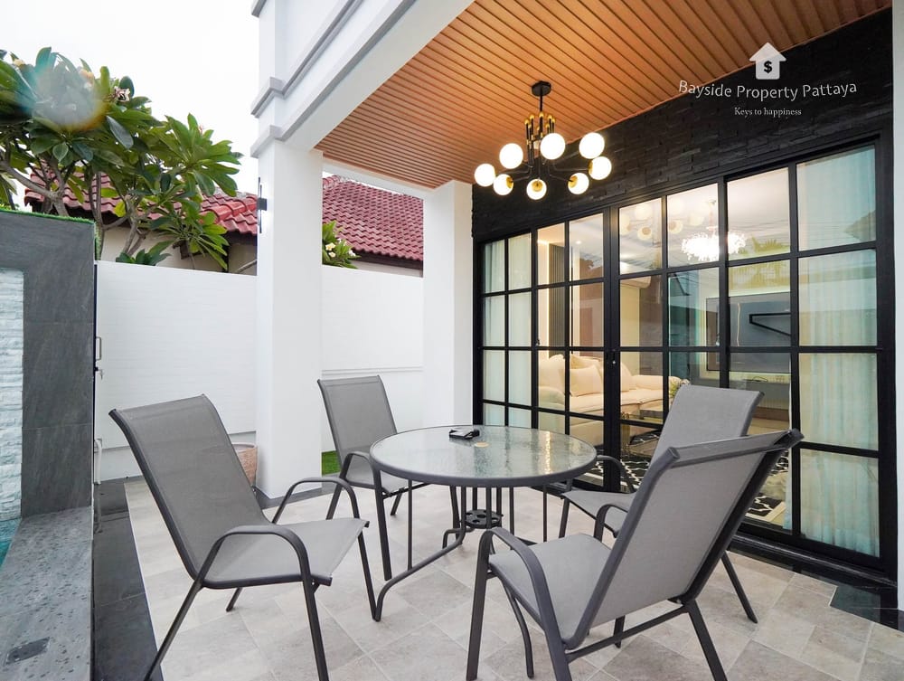 Spacious 4-Bedroom Detached House for Sale in East Pattaya with Air Conditioning 54