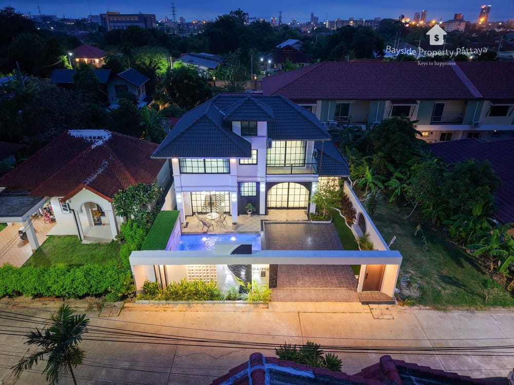 Spacious 4-Bedroom Detached House for Sale in East Pattaya with Air Conditioning 57