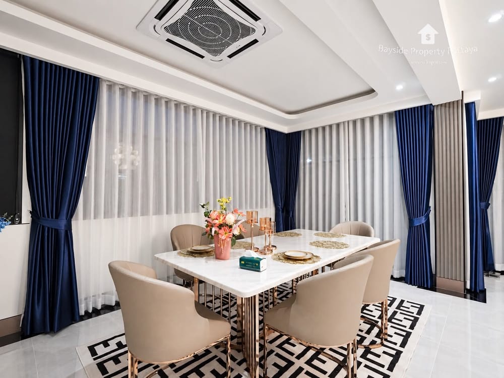 Spacious 4-Bedroom Detached House for Sale in East Pattaya with Air Conditioning 59