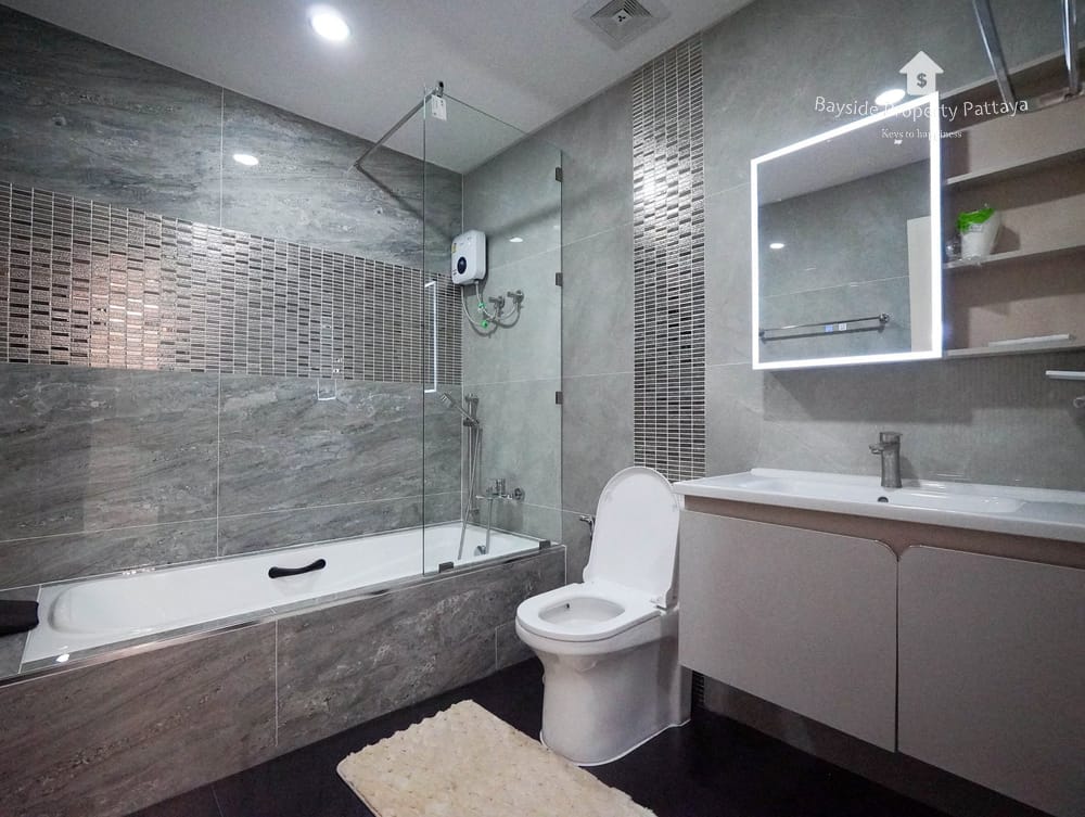 Spacious 4-Bedroom Detached House for Sale in East Pattaya with Air Conditioning 61
