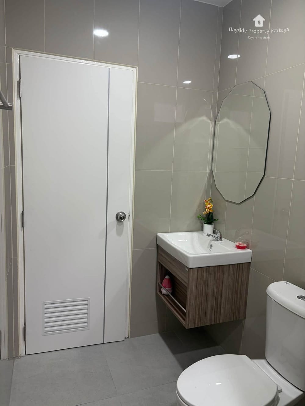 Geräumiges 3-Schlafzimmer-Haus zum Verkauf in Nong Pla Lai, Pattaya – Haustierfreundlich & Klimatisiert 9