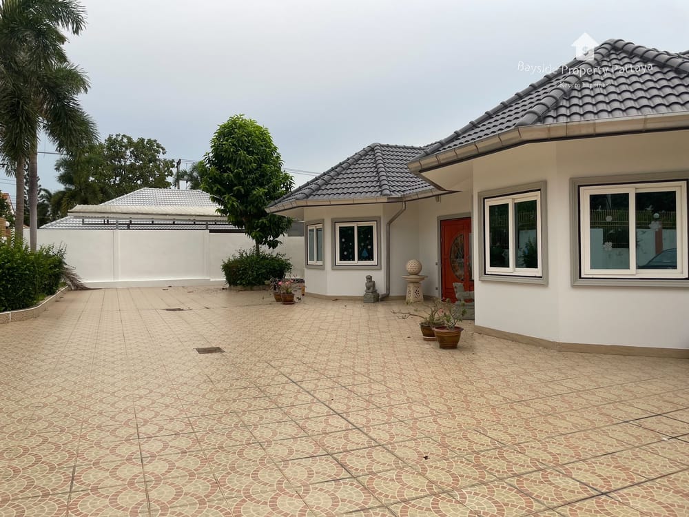 Spacious 4-Bedroom House for Sale in East Pattaya with Air Conditioning 3