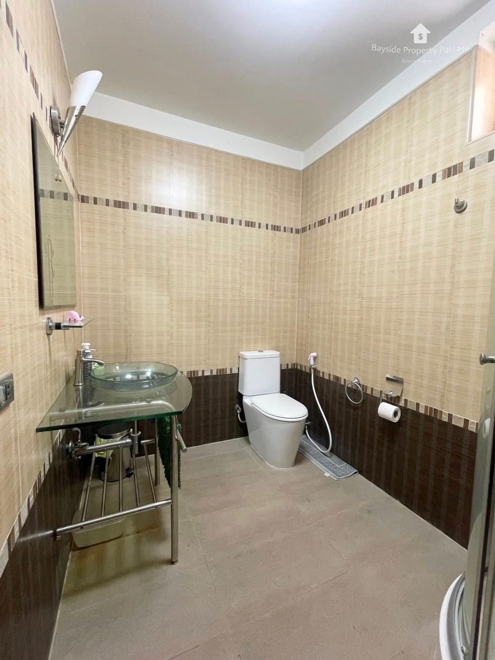 Spacious 4-Bedroom House for Sale in East Pattaya with Air Conditioning 36