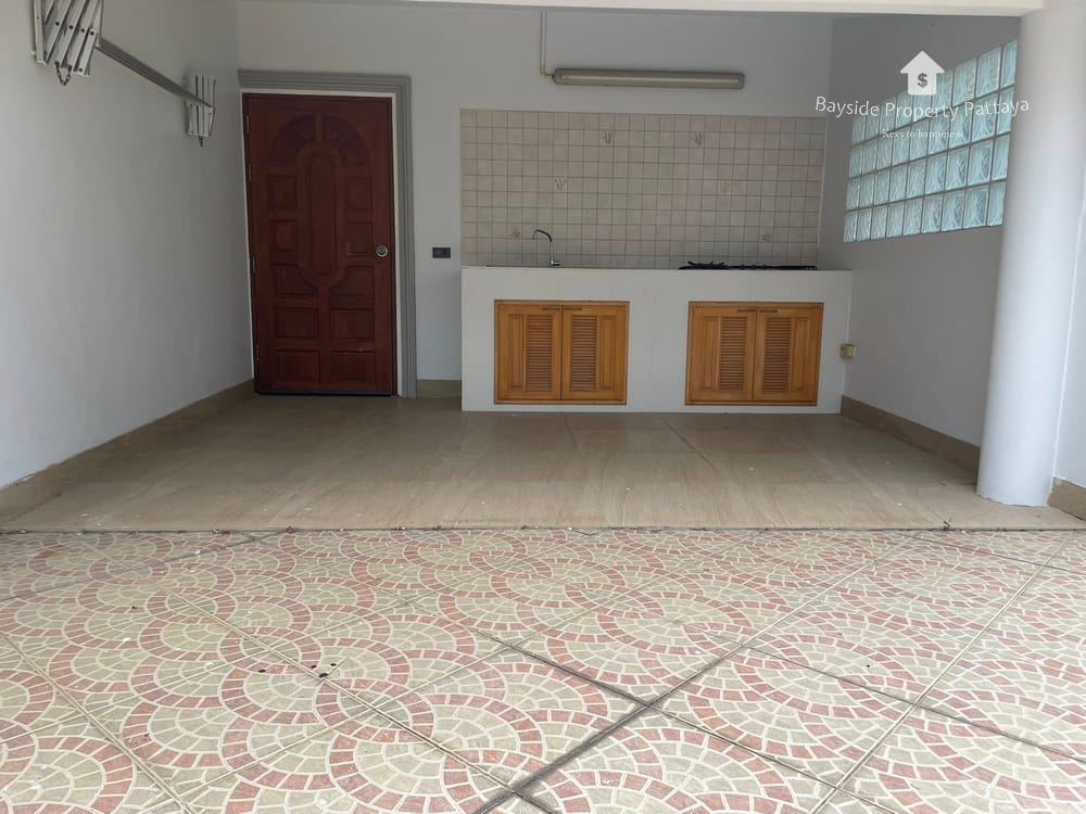 Spacious 4-Bedroom House for Sale in East Pattaya with Air Conditioning 14