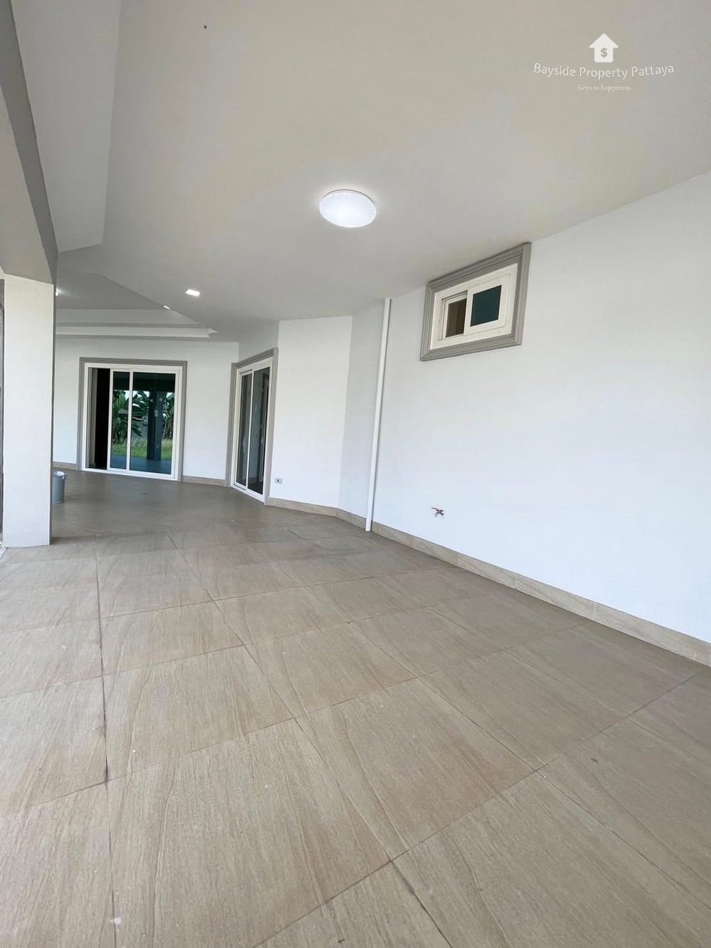 Spacious 4-Bedroom House for Sale in East Pattaya with Air Conditioning 16