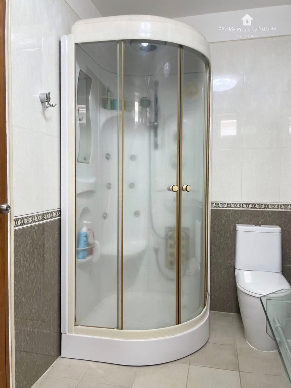 Spacious 4-Bedroom House for Sale in East Pattaya with Air Conditioning 33