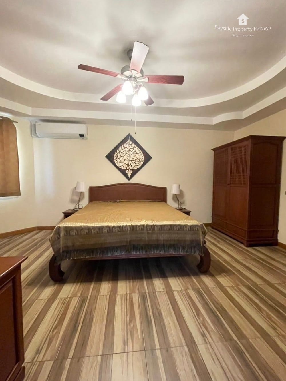 Spacious 4-Bedroom House for Sale in East Pattaya with Air Conditioning 24