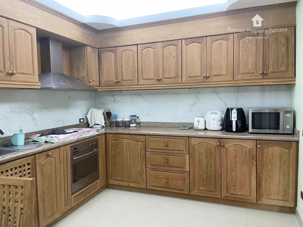 Spacious 4-Bedroom House for Sale in East Pattaya with Air Conditioning 26