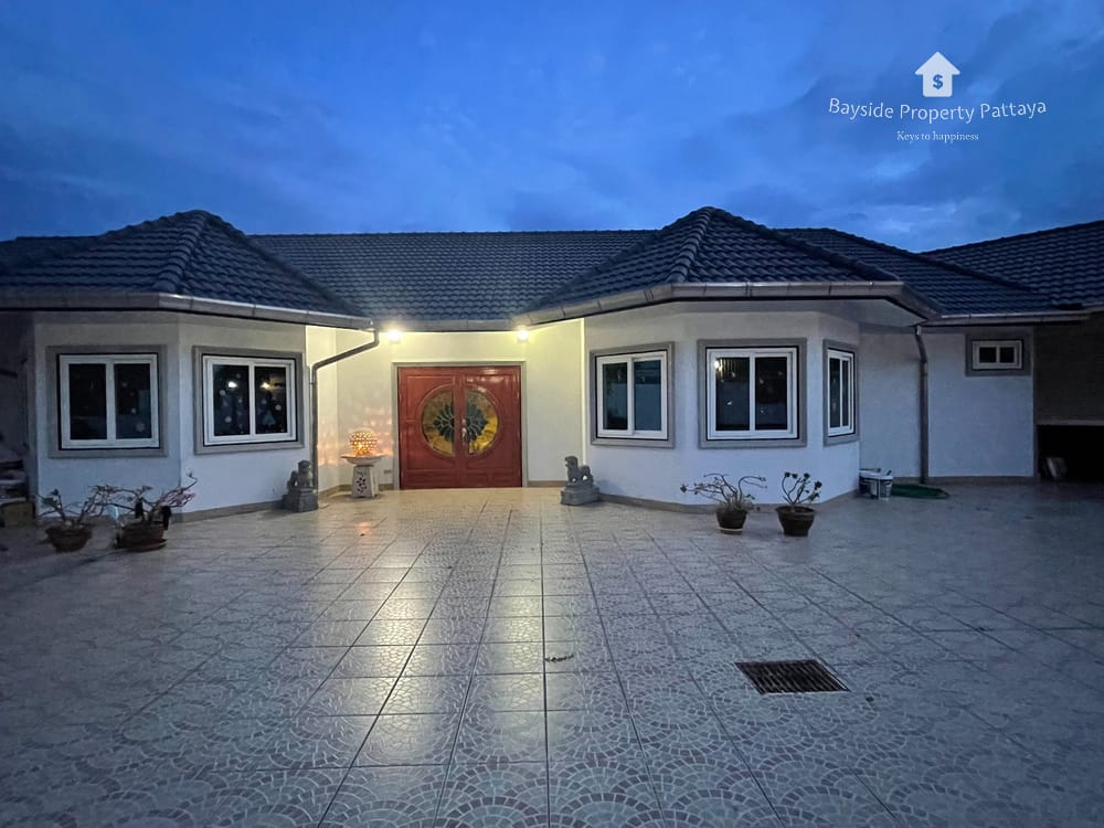 Spacious 4-Bedroom House for Sale in East Pattaya with Air Conditioning 28