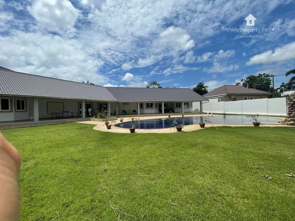 Spacious 4-Bedroom House for Sale in East Pattaya with Air Conditioning 32