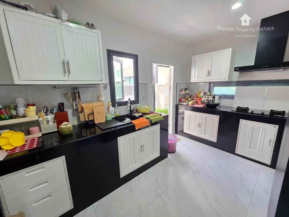 Spacious 4-Bedroom Villa for Sale in East Pattaya with Air Conditioning 5