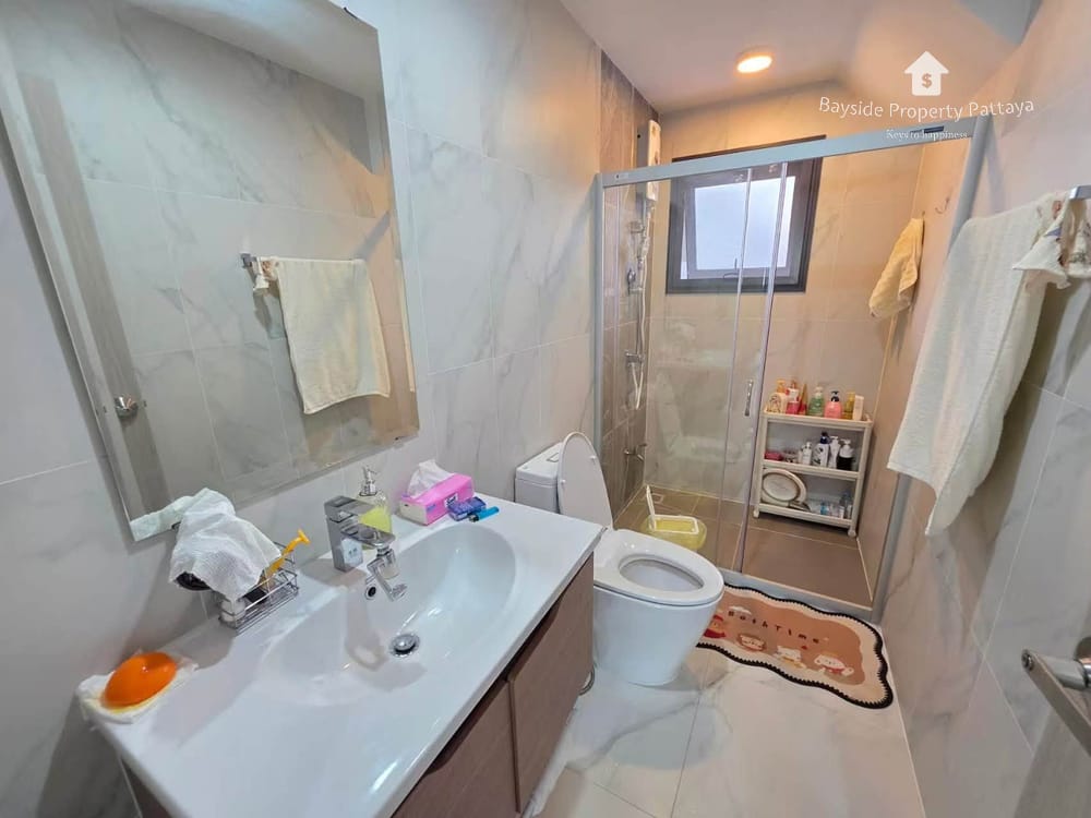 Spacious 4-Bedroom Villa for Sale in East Pattaya with Air Conditioning 6