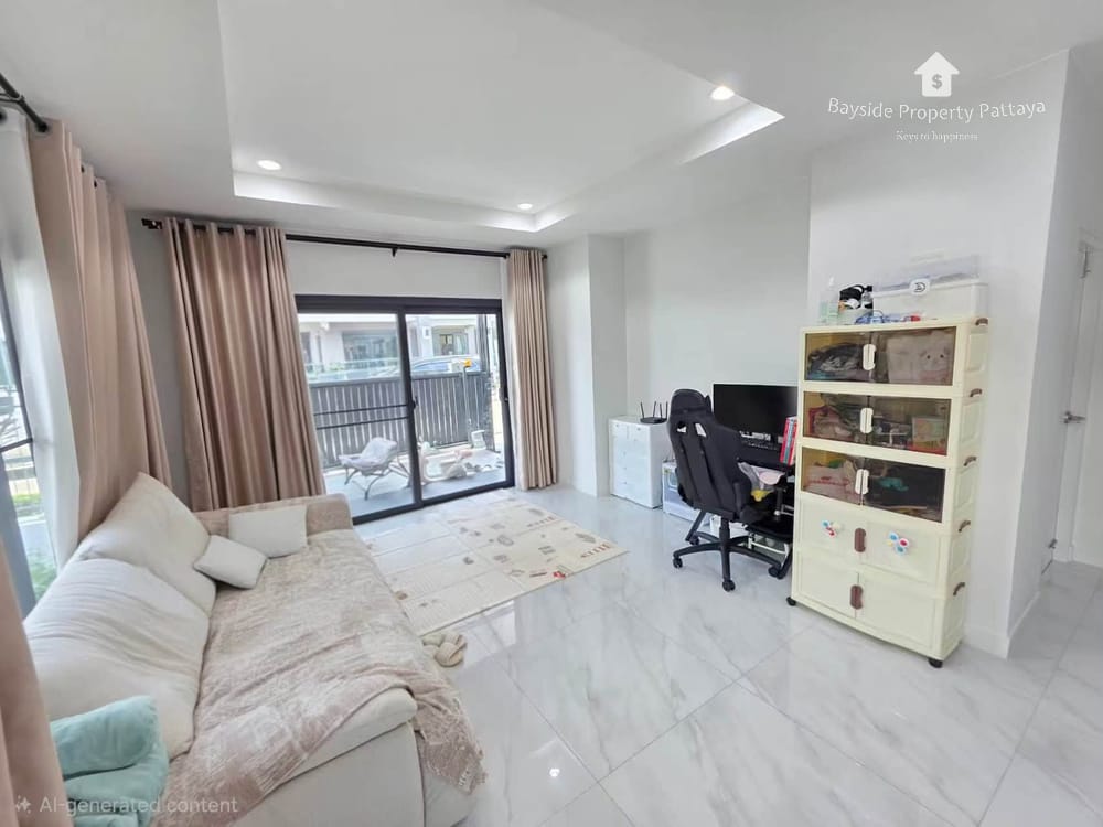 Spacious 4-Bedroom Villa for Sale in East Pattaya with Air Conditioning 2