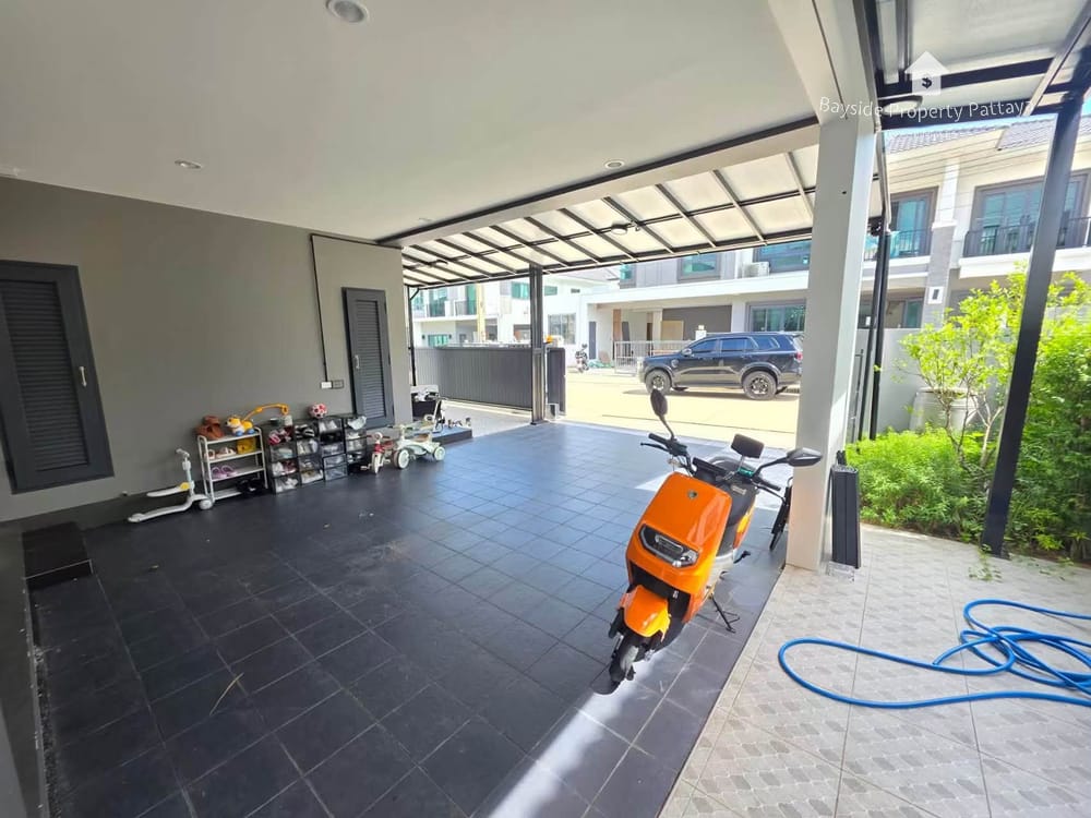 Spacious 4-Bedroom Villa for Sale in East Pattaya with Air Conditioning 13