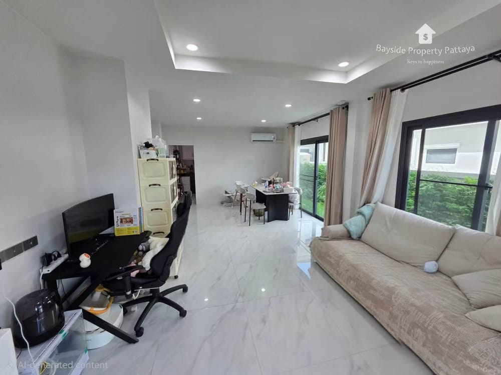 Spacious 4-Bedroom Villa for Sale in East Pattaya with Air Conditioning 3