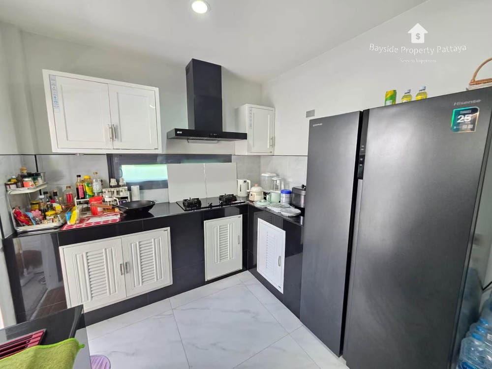 Spacious 4-Bedroom Villa for Sale in East Pattaya with Air Conditioning 22
