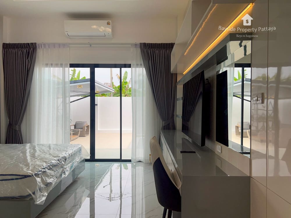 Stunning 3-Bedroom Pool Villa for Sale in East Pattaya 3