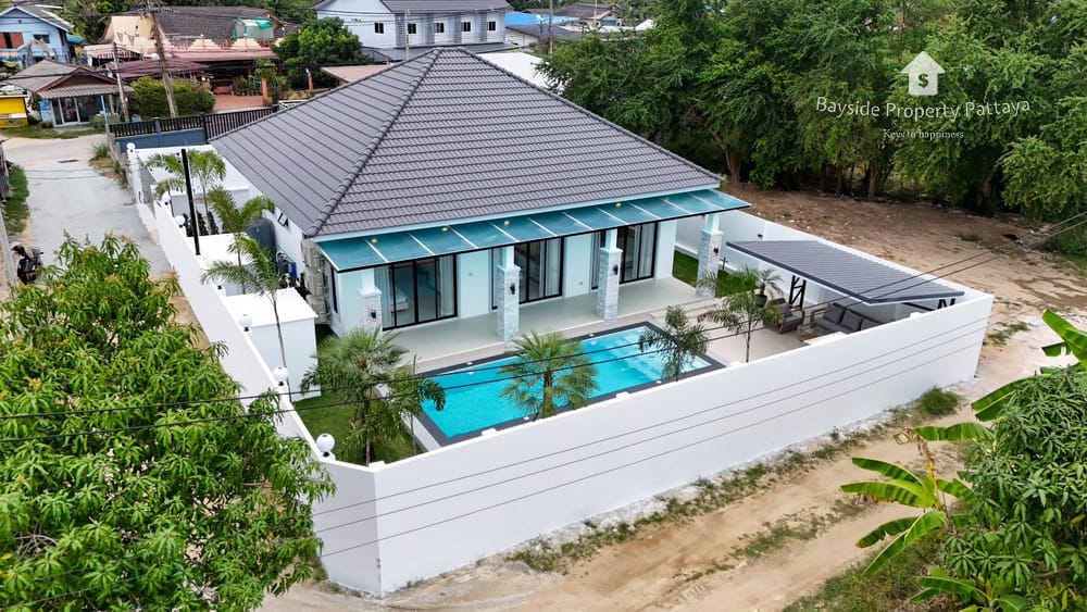 Stunning 3-Bedroom Pool Villa for Sale in East Pattaya 12