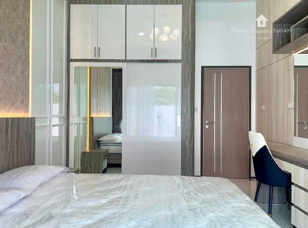 Stunning 3-Bedroom Pool Villa for Sale in East Pattaya 17