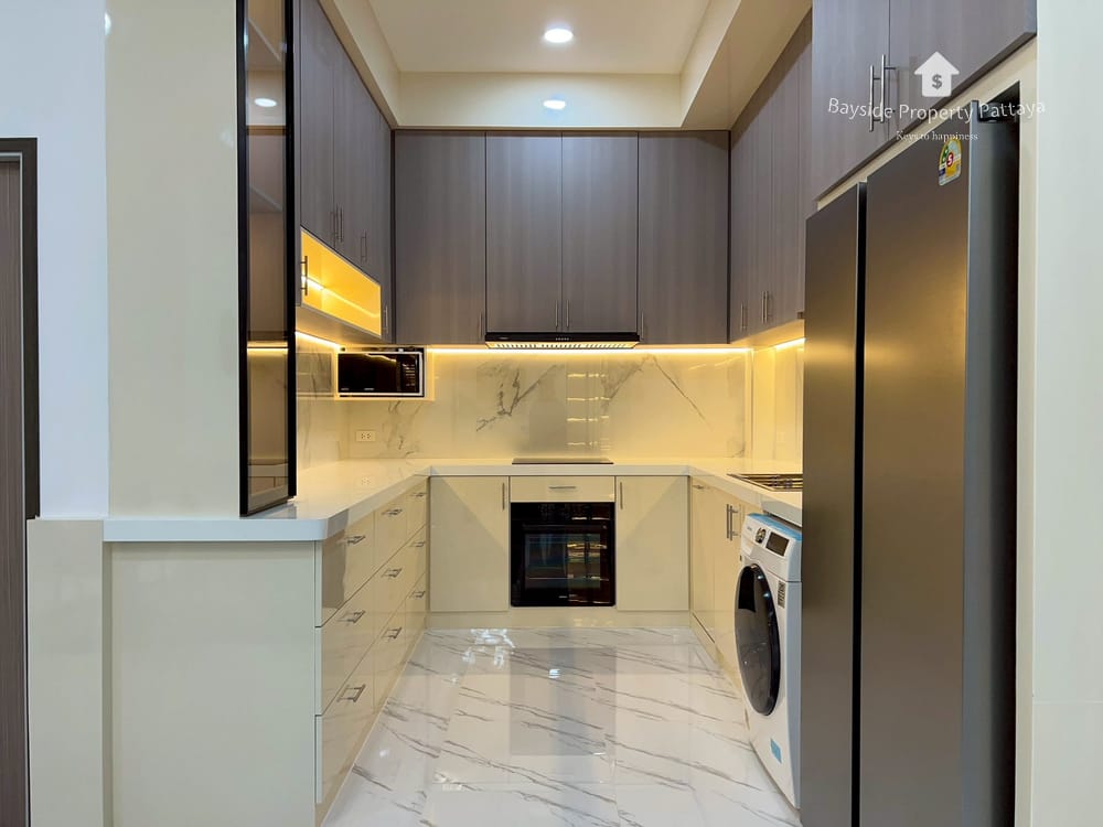 Stunning 3-Bedroom Pool Villa for Sale in East Pattaya 20