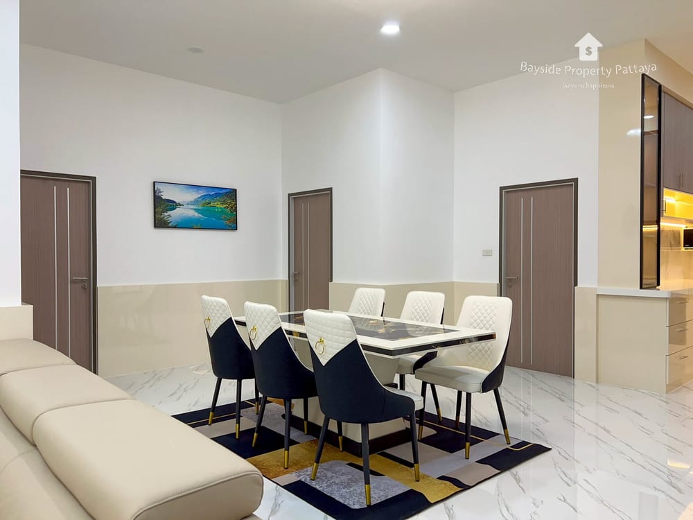 Stunning 3-Bedroom Pool Villa for Sale in East Pattaya 39