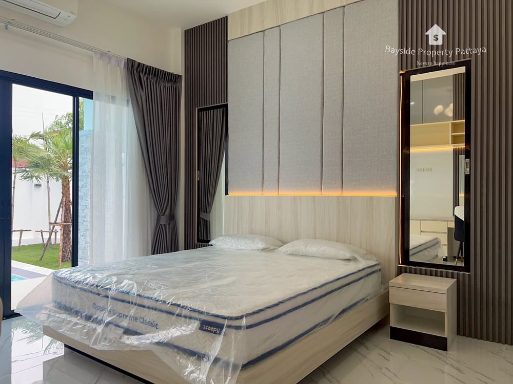 Stunning 3-Bedroom Pool Villa for Sale in East Pattaya 41