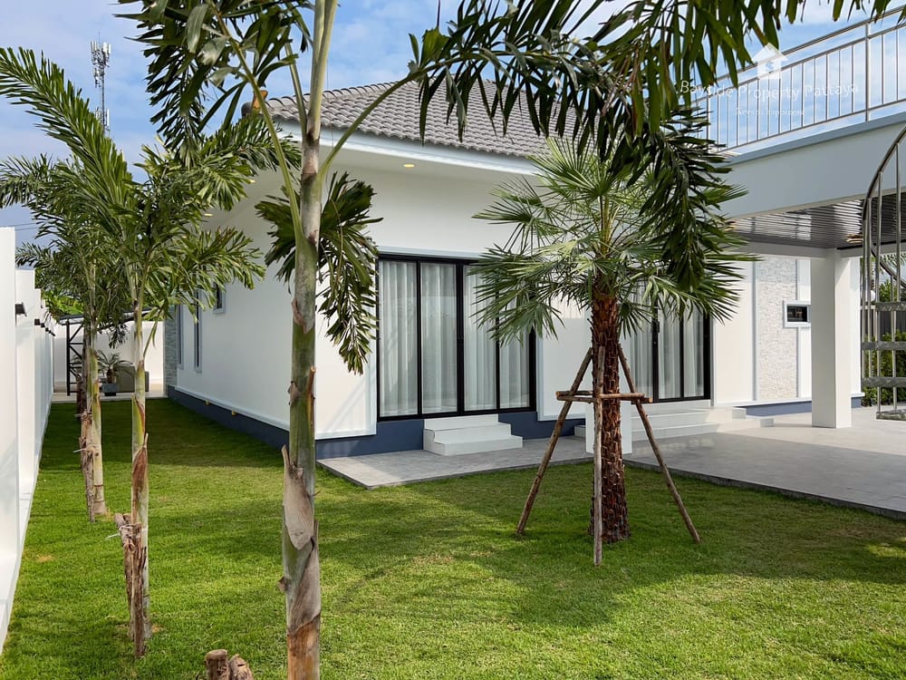 Stunning 3-Bedroom Pool Villa for Sale in East Pattaya 49