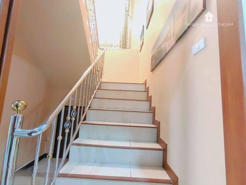 Spacious 3-Bedroom Detached House with Air Conditioning in East Pattaya 9