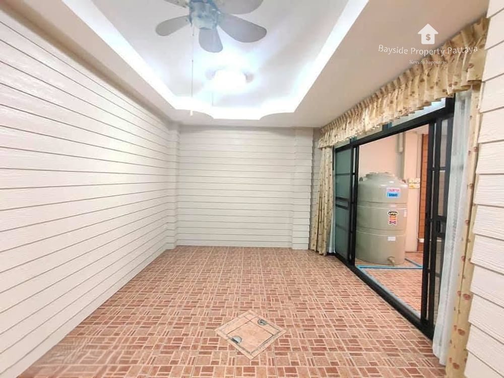 Spacious 3-Bedroom Detached House with Air Conditioning in East Pattaya 10