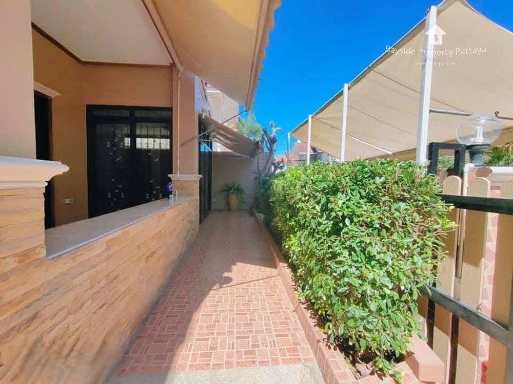 Spacious 3-Bedroom Detached House with Air Conditioning in East Pattaya 11