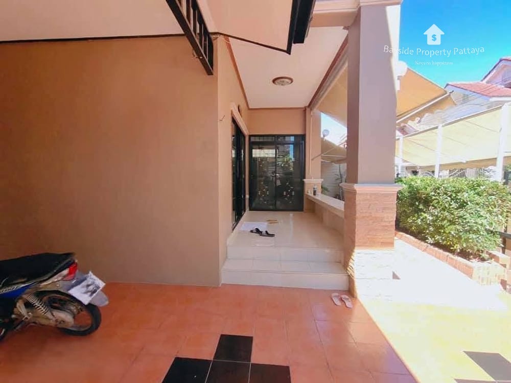 Spacious 3-Bedroom Detached House with Air Conditioning in East Pattaya 12