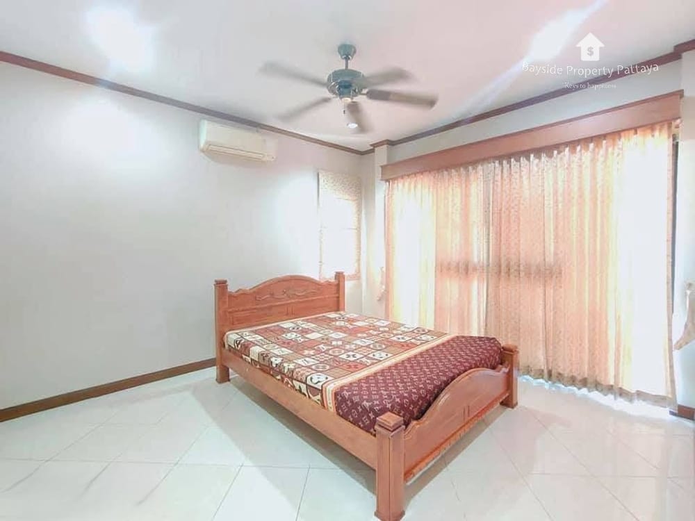 Spacious 3-Bedroom Detached House with Air Conditioning in East Pattaya 6